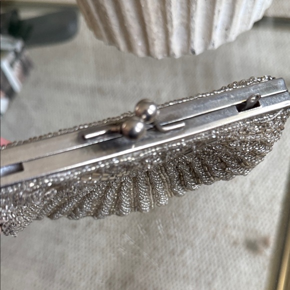 Vintage Elegant Silver Clutch Bag - Picture 2 of 4